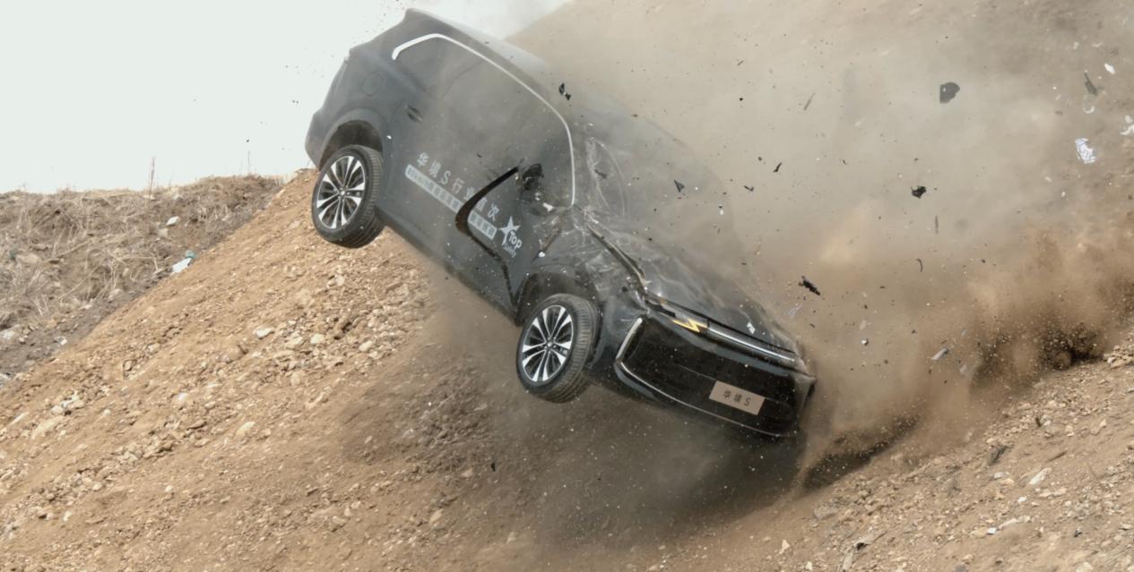 你敢信？如此高强度的碰撞验证，竟然出现在一台面向家用市场的SUV上！
 
大家常