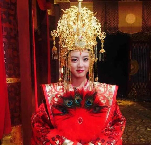 公元586年，隋文帝杨坚对长女杨丽华讨好道：“为父想为你再择一个驸马，如何？”不