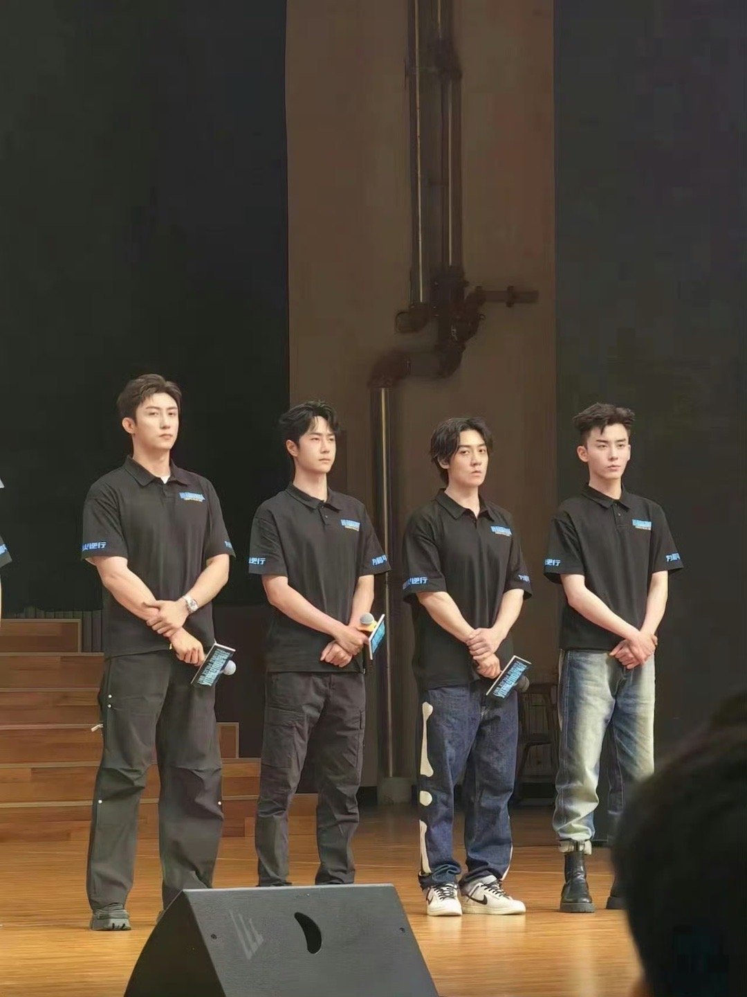 今晚电影 维和防爆队 黄景瑜、王一博 同框生图 ​​​