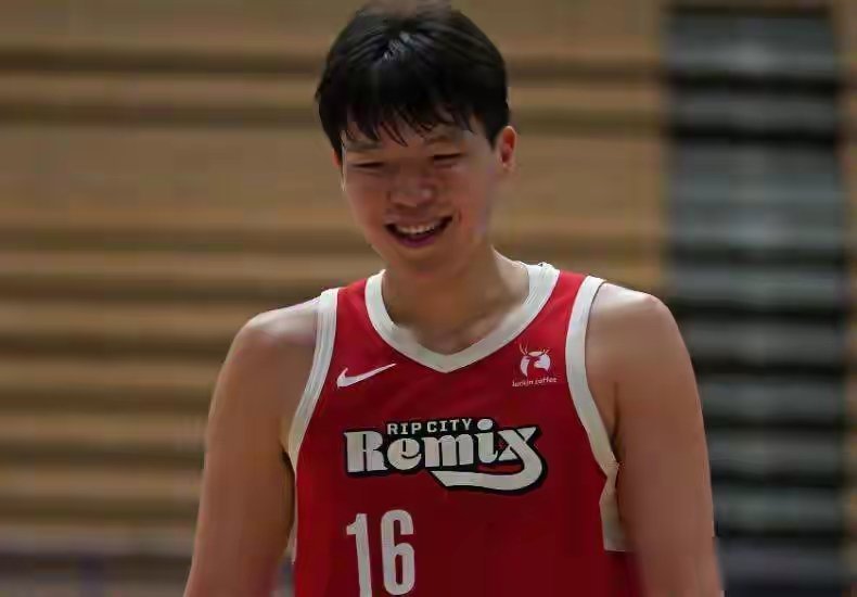 一个年轻中锋在发展联盟连续两场打出36分18篮板11助攻，杨瀚森的表现已经说明潜