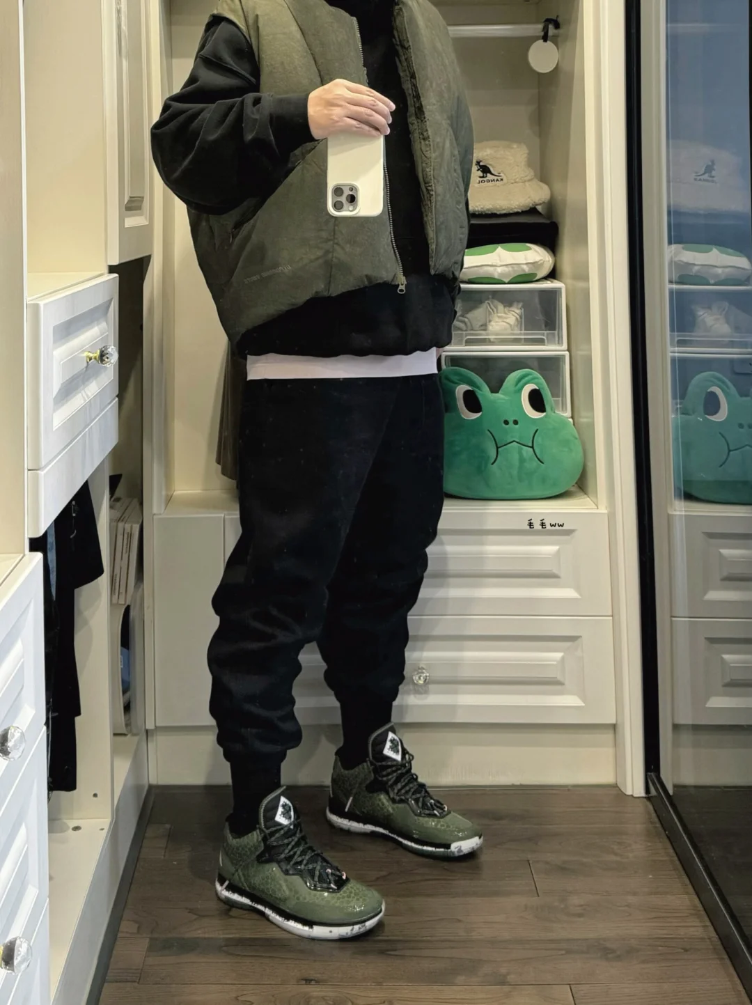 羽绒马甲｜卫裤穿搭