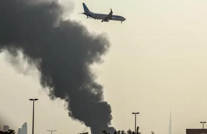 分享建筑受袭照片，航空公司一员工遭迪拜警方拘捕

一名航空公司空乘人员在私人Wh