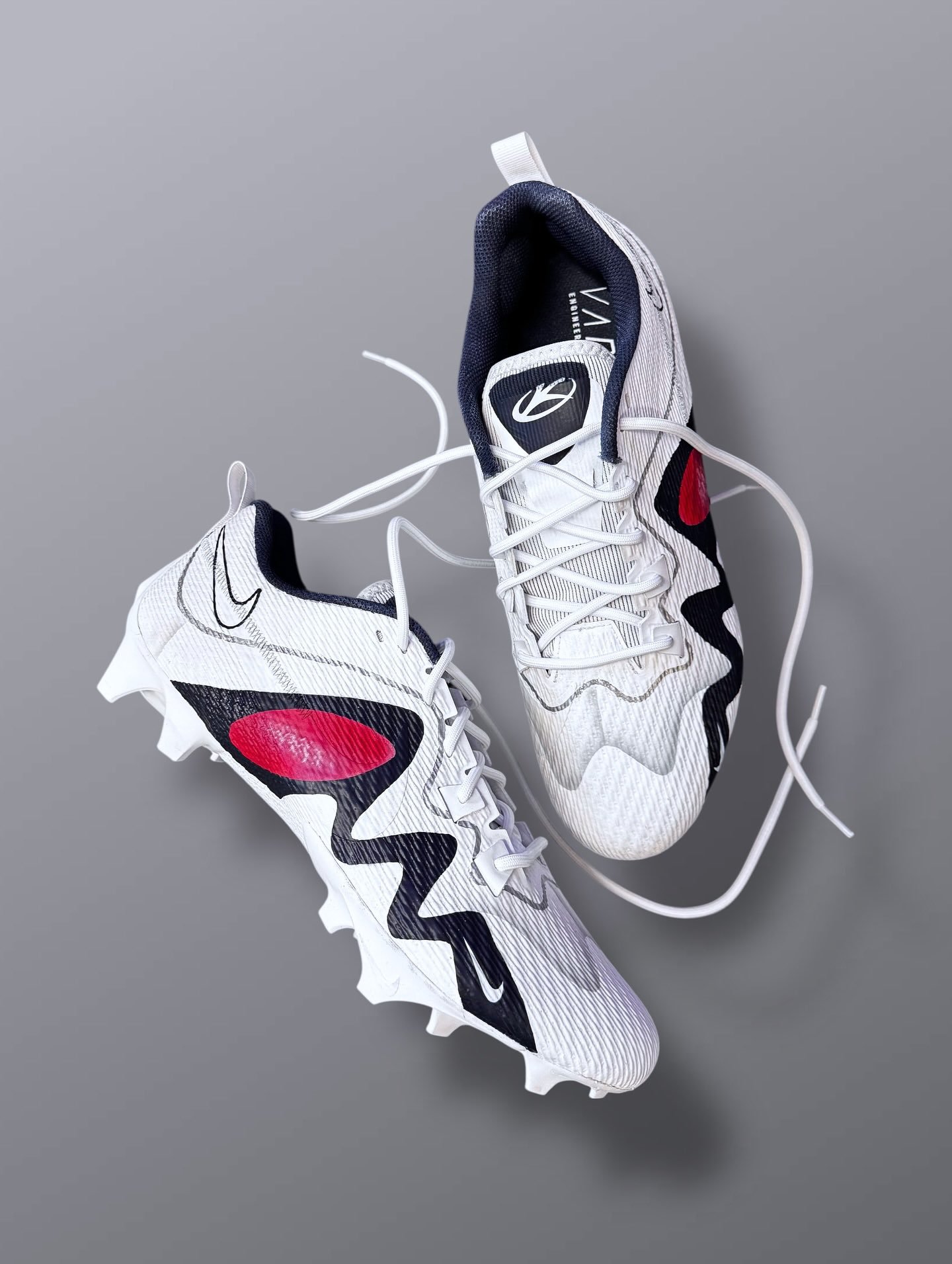 按Nike的路子也该复刻了吧。。。 