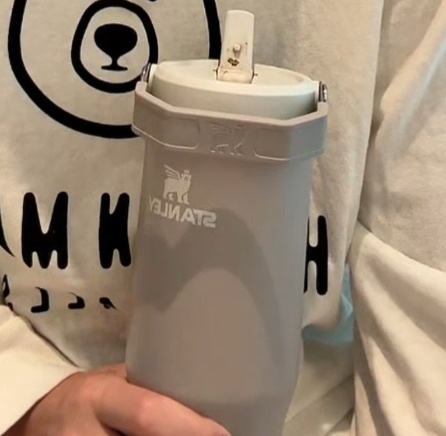 有没有人买丞丞这个杯子，多少钱买的？哪里买便宜?我丞每次用的杯子我都种草🌿 