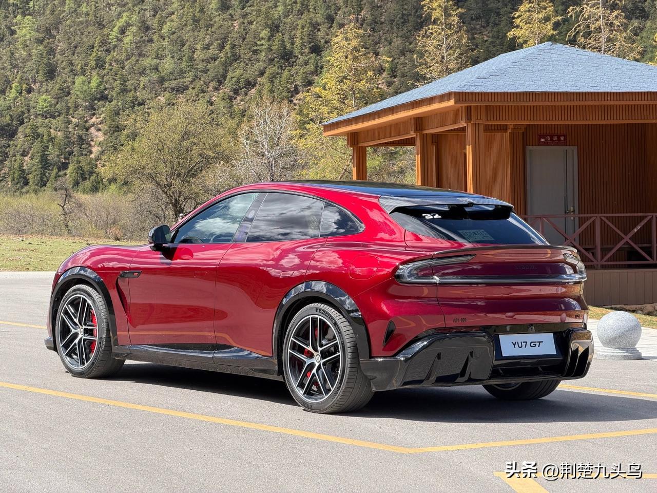 GT代表Gran Turismo，高性能长途旅行车，这台YU7GT动力来到了10