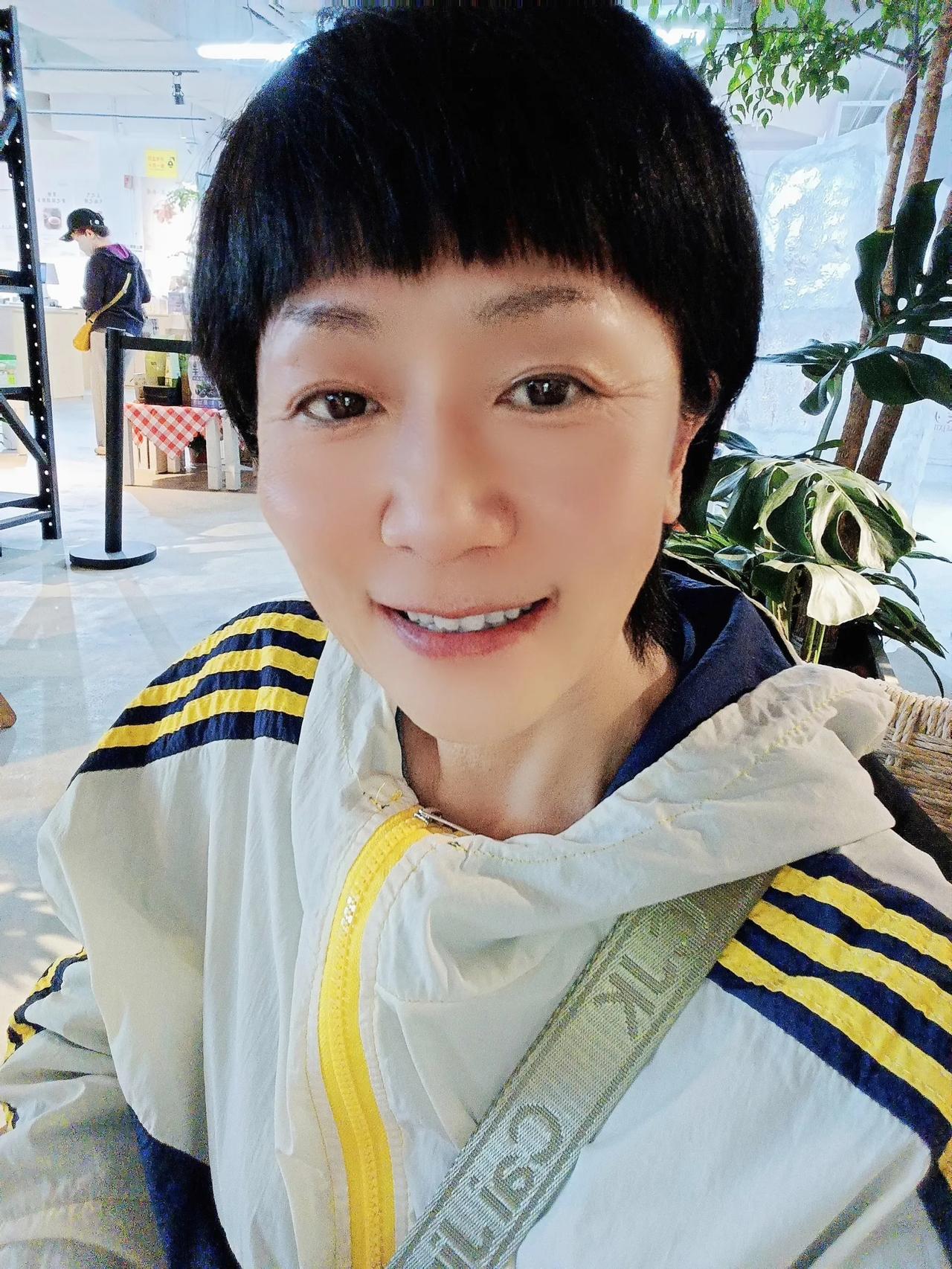 45～55岁，每个女人都逃不过的劫！
我是70后今年54岁，从50岁开始进入更年