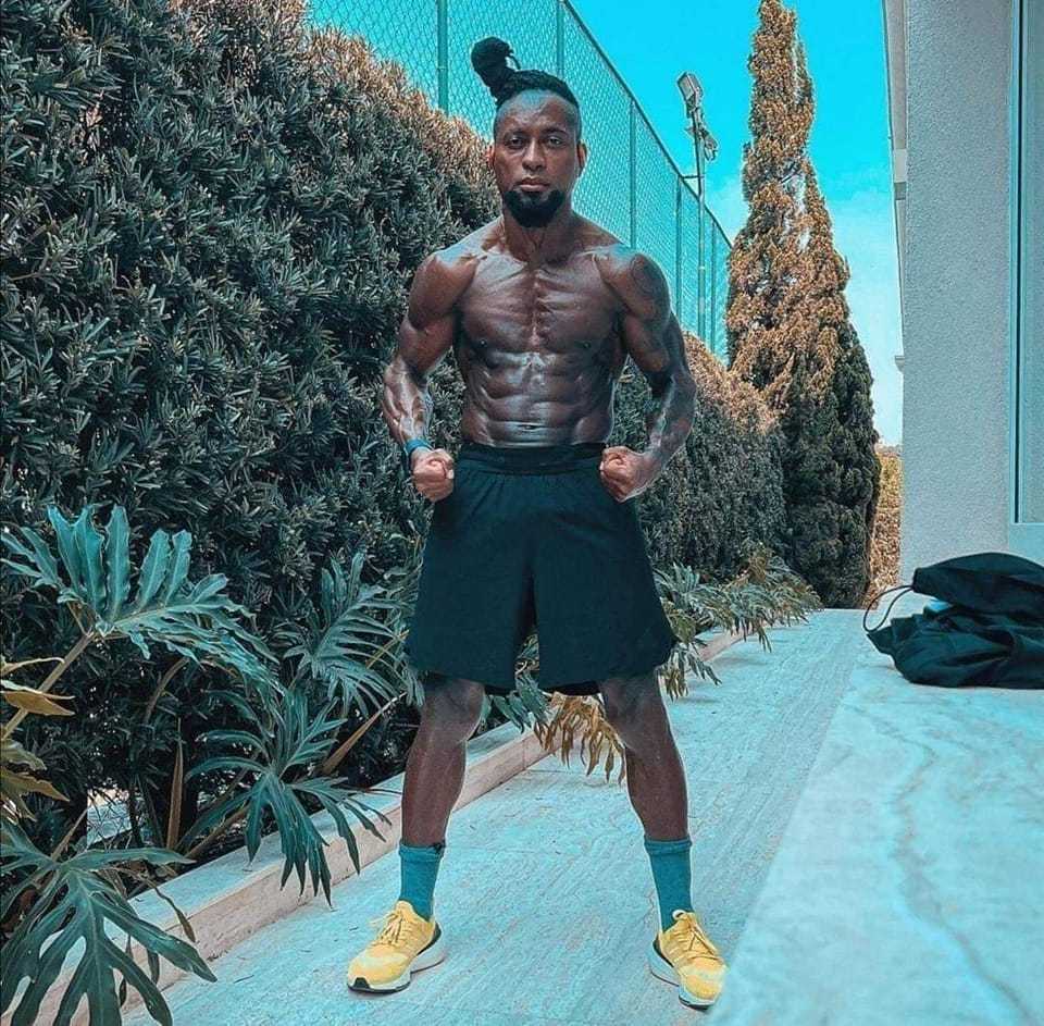 51岁的拜仁旧将泽罗伯托健身拜仁冷足-第二人生