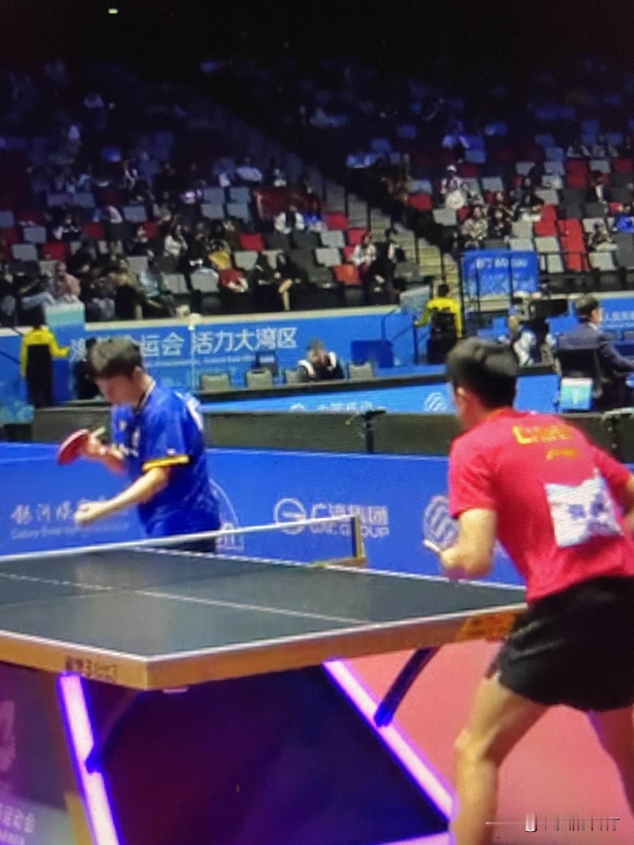 林诗栋和樊振东的差距
我非常喜欢林诗栋。所以在看樊振东对阵王楚钦的比赛时总是想起