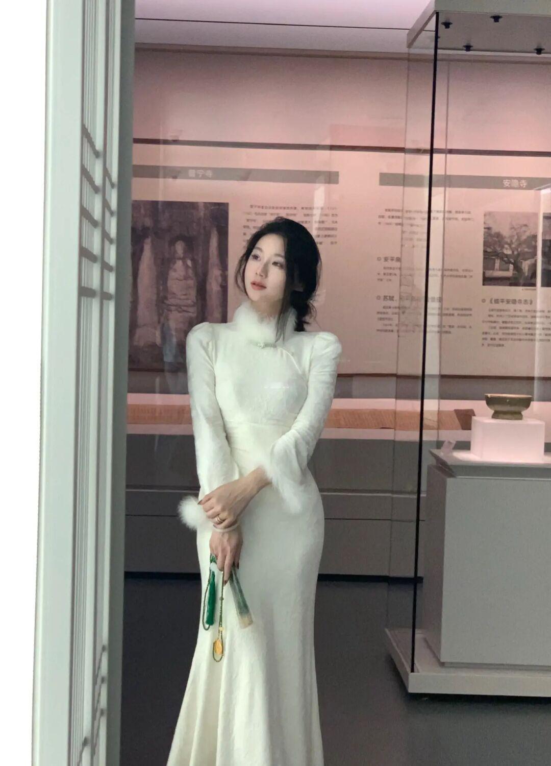 做了一条上身很像华裔千金的旗袍