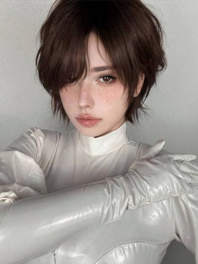 《剑星：血雨》女主「Evie」COS。via twi JyunaUndomiel