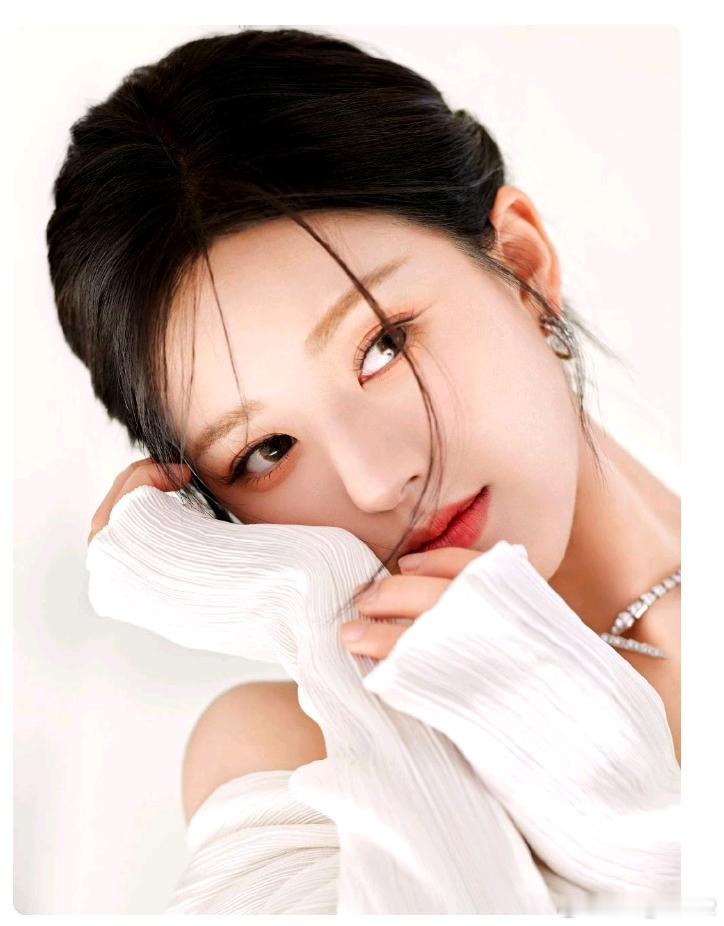 洋洋高锐·月有韵、吗◎半夜醒了才……知道有时爱……不过是一场梦◎可……真是一场梦