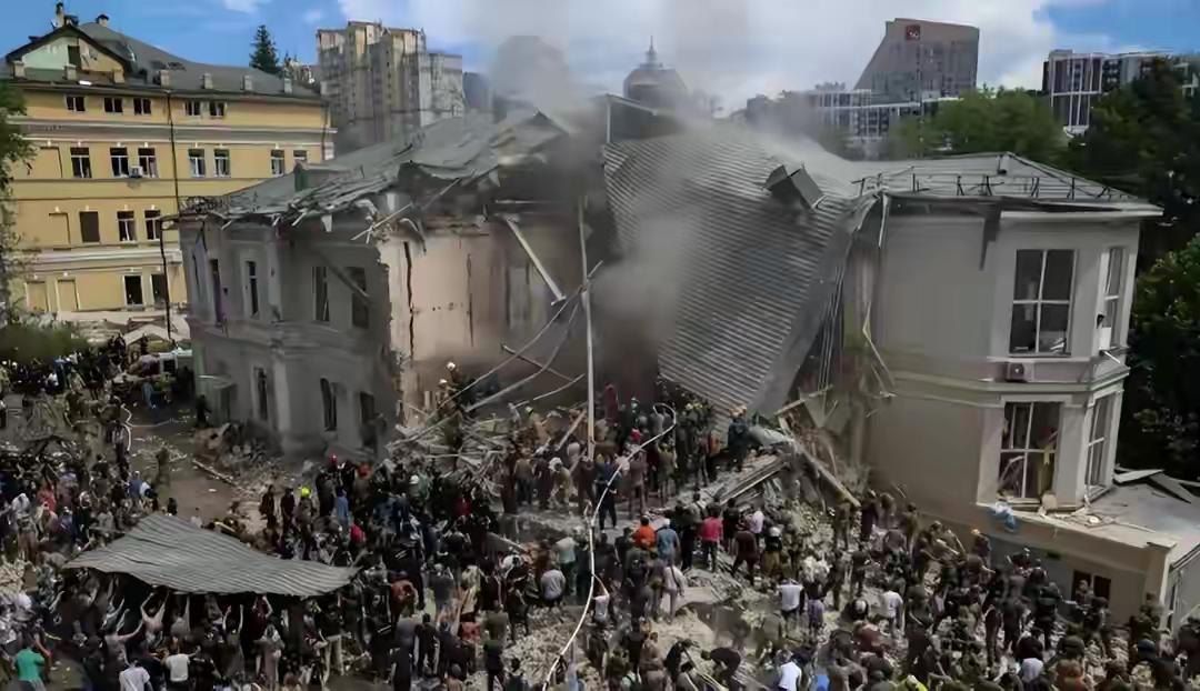 很多人以为俄乌战场离欧洲核心城市还很远，可3月的一天清晨，莫斯科的防空警报突然响