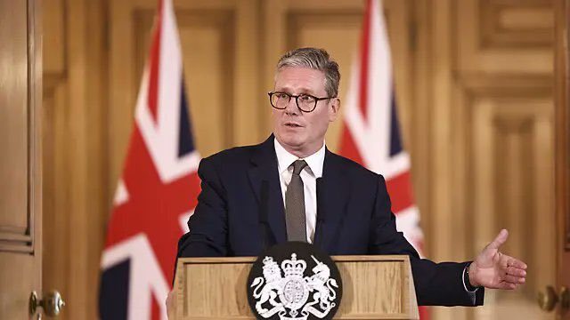 英国首相基尔·斯塔默刚刚投下重磅炸弹：英国已准备向乌克兰派遣军队。斯塔默表示，他