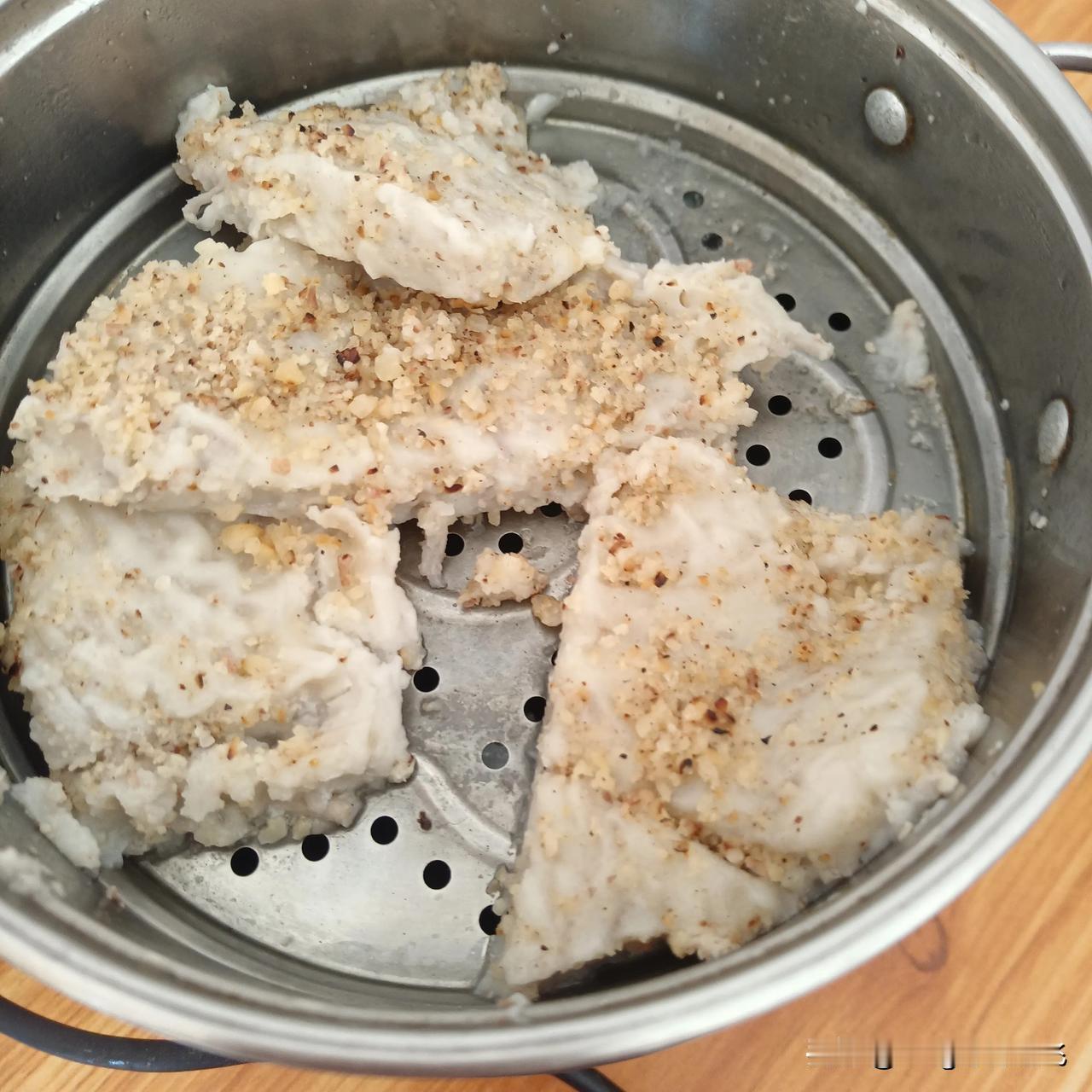 这是我今天的早餐，妈妈亲手做的香芋糕，美味又好吃，我从小到大都爱吃。
冬日生活打