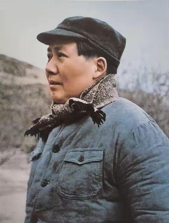 [月亮]长征艰难抵达陕北之后，伟人曾说过一句意味深长的话：“凡不是党员者，一律入