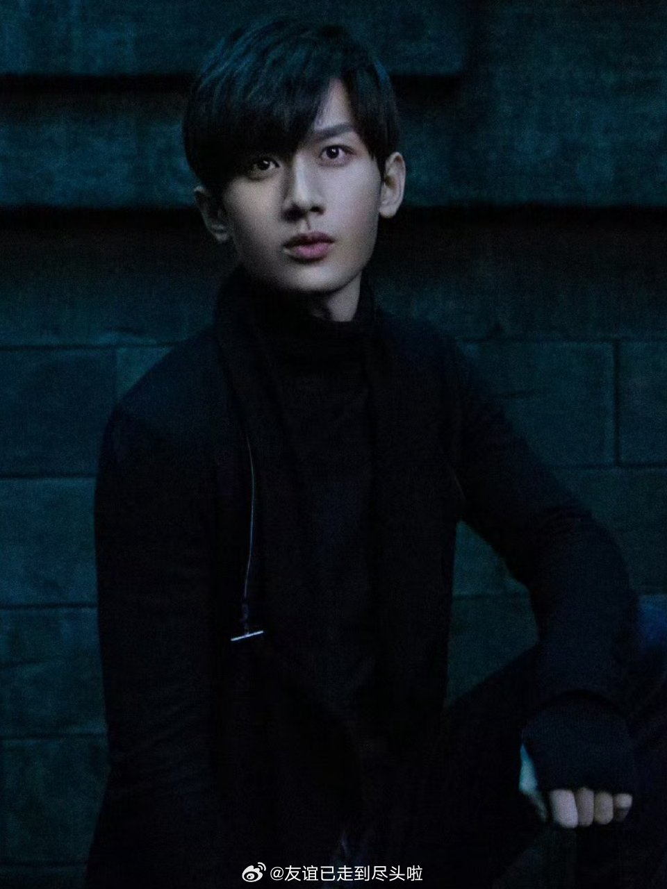 🍉👖悬疑探险剧《地心计划》成毅改编自天下霸唱小说《地底世界》，《鬼吹灯》同名