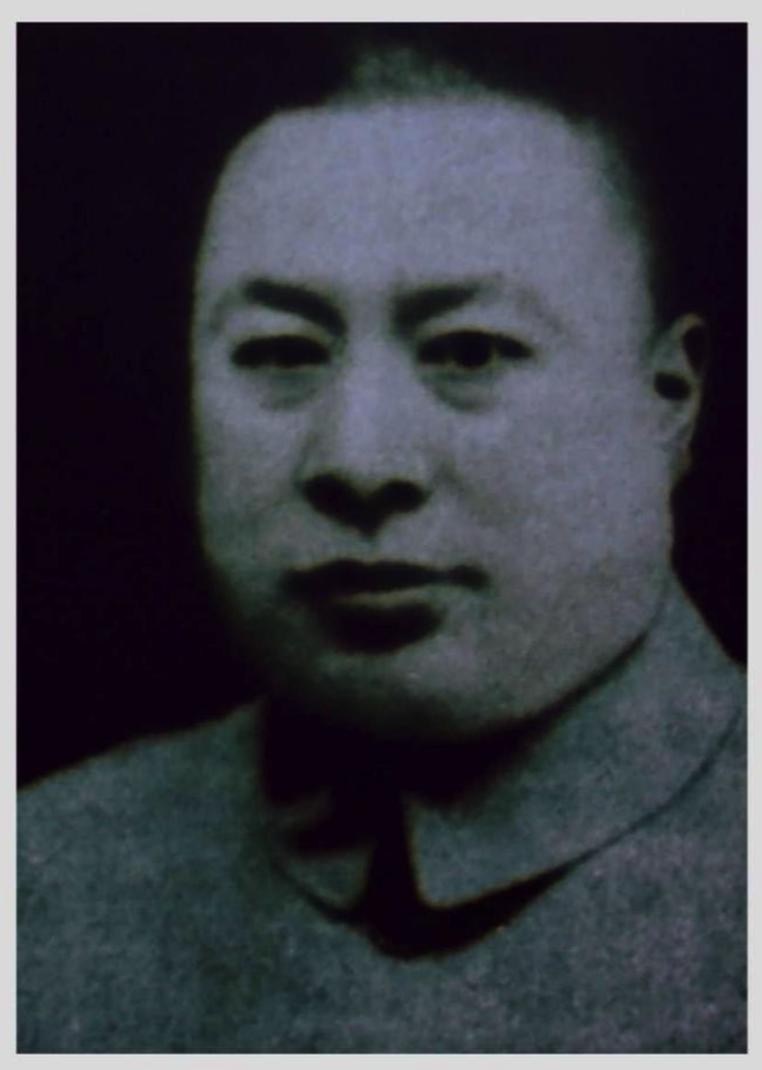 1931年，日军兵临齐齐哈尔，少将谢珂欲取仓库99挺机枪抗日，却遭人厉喝：“督办