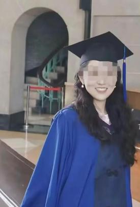 杨同学这事很可能是有人组团预谋的！

杨某媛的社交账号记录被网友找了出来。
那些