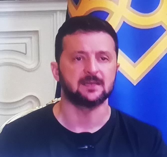 泽连斯基是不是有点可恶了，自己国家已自身难保，现在恰突访中东四国，不是去劝和止战