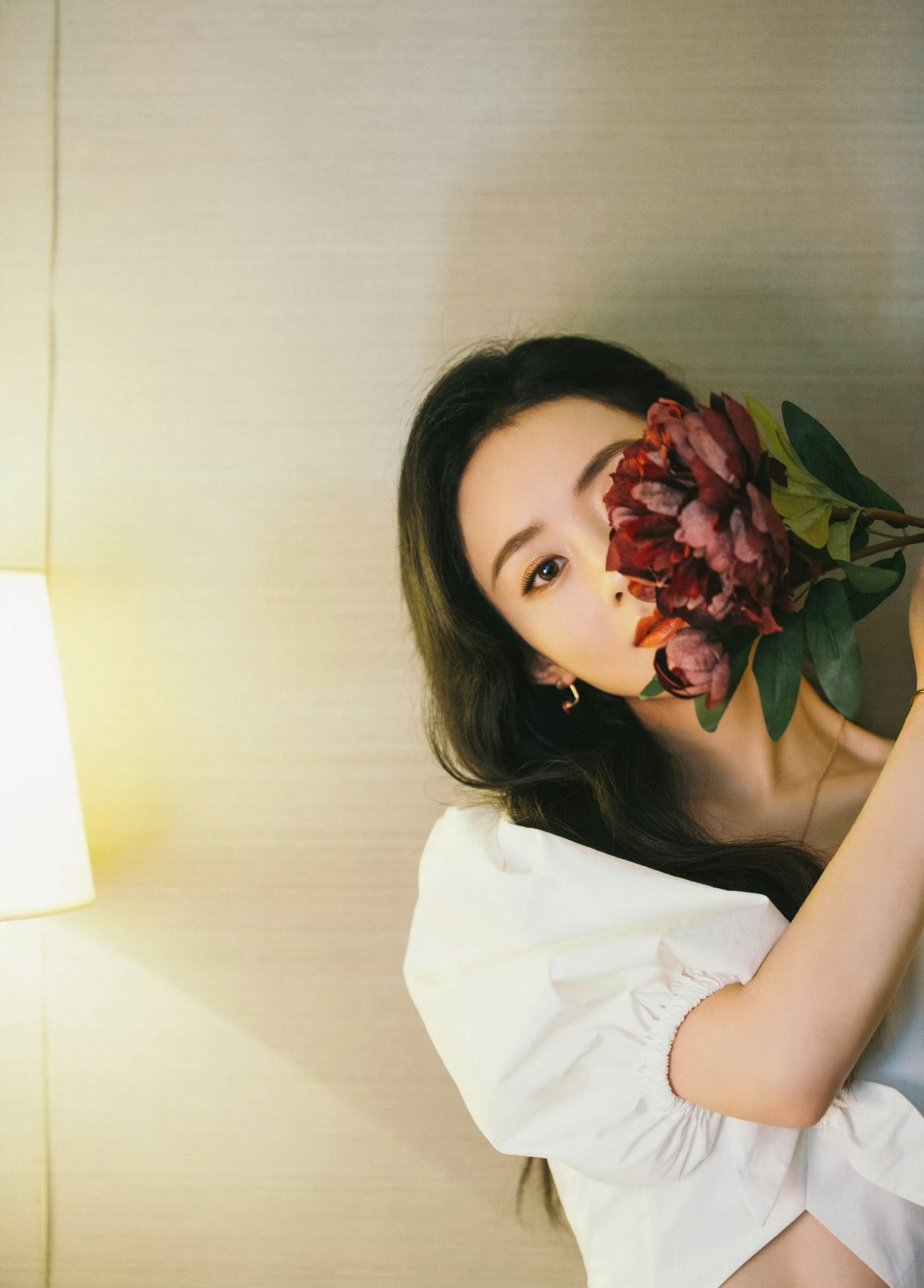 赵丽颖[超话]  zly赵丽颖郝秀萍 zly赵丽颖白狐狸 zly“你是黑夜耀眼的