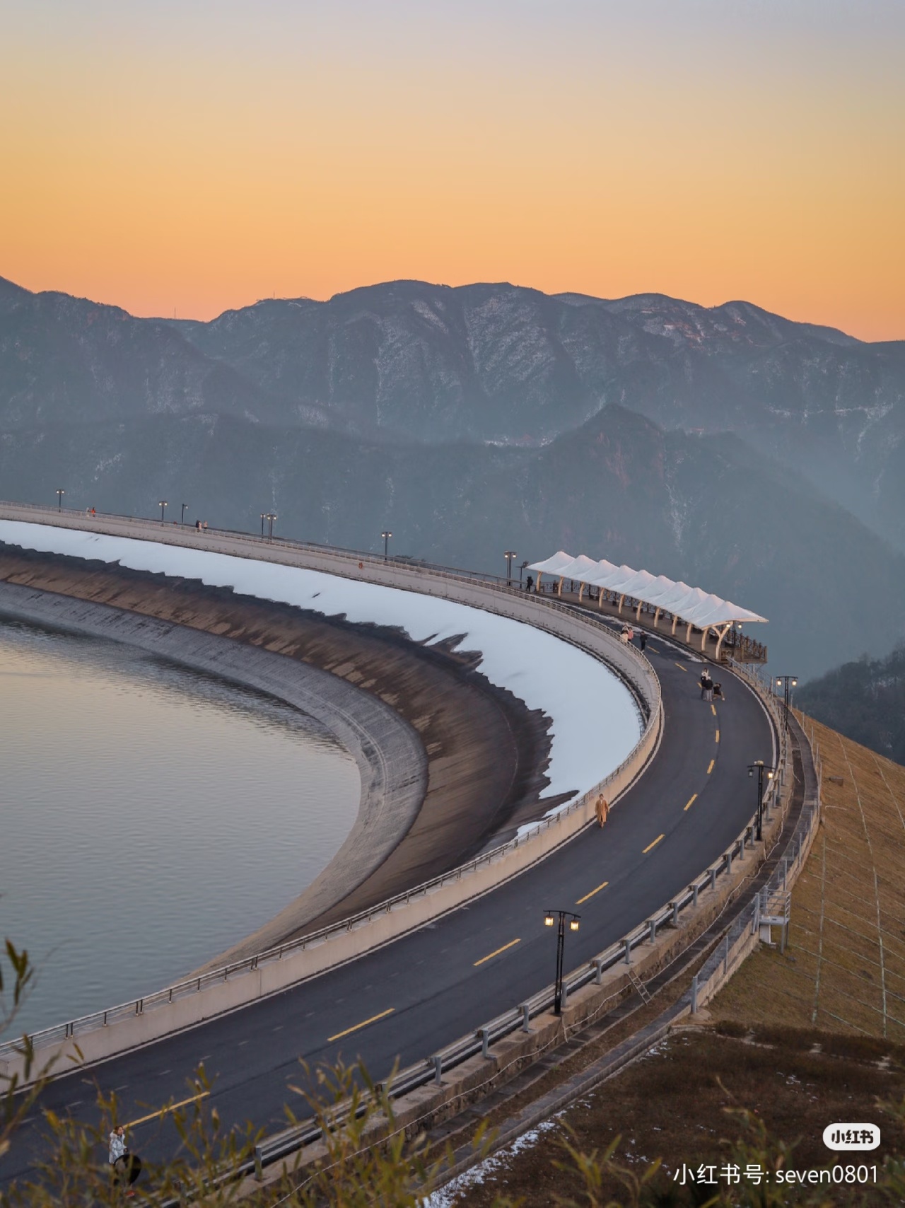 找到了江浙沪人自己的秋名山谁懂那种感觉啊！山路弯弯绕绕，窗外风景一直在变，竹林、