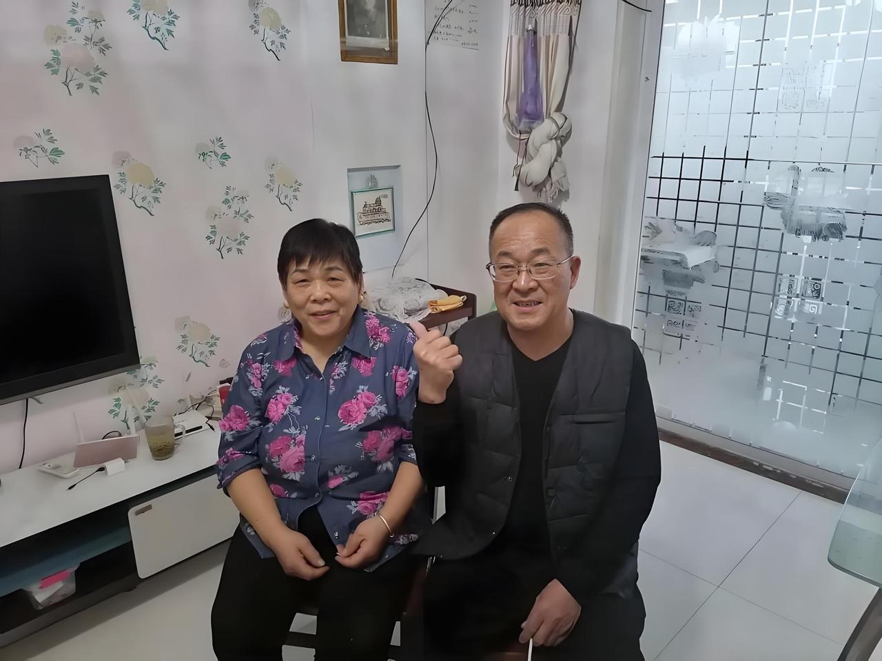 年迈的父母健在,是幸福还是负担?年迈父母健在，本质是“被牵挂的幸福”远大于“照料