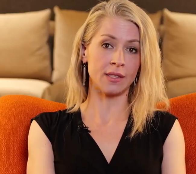 一定要保护好这位记者！

美国记者艾比．马丁，对以色列进行了深入的采访，然后得出