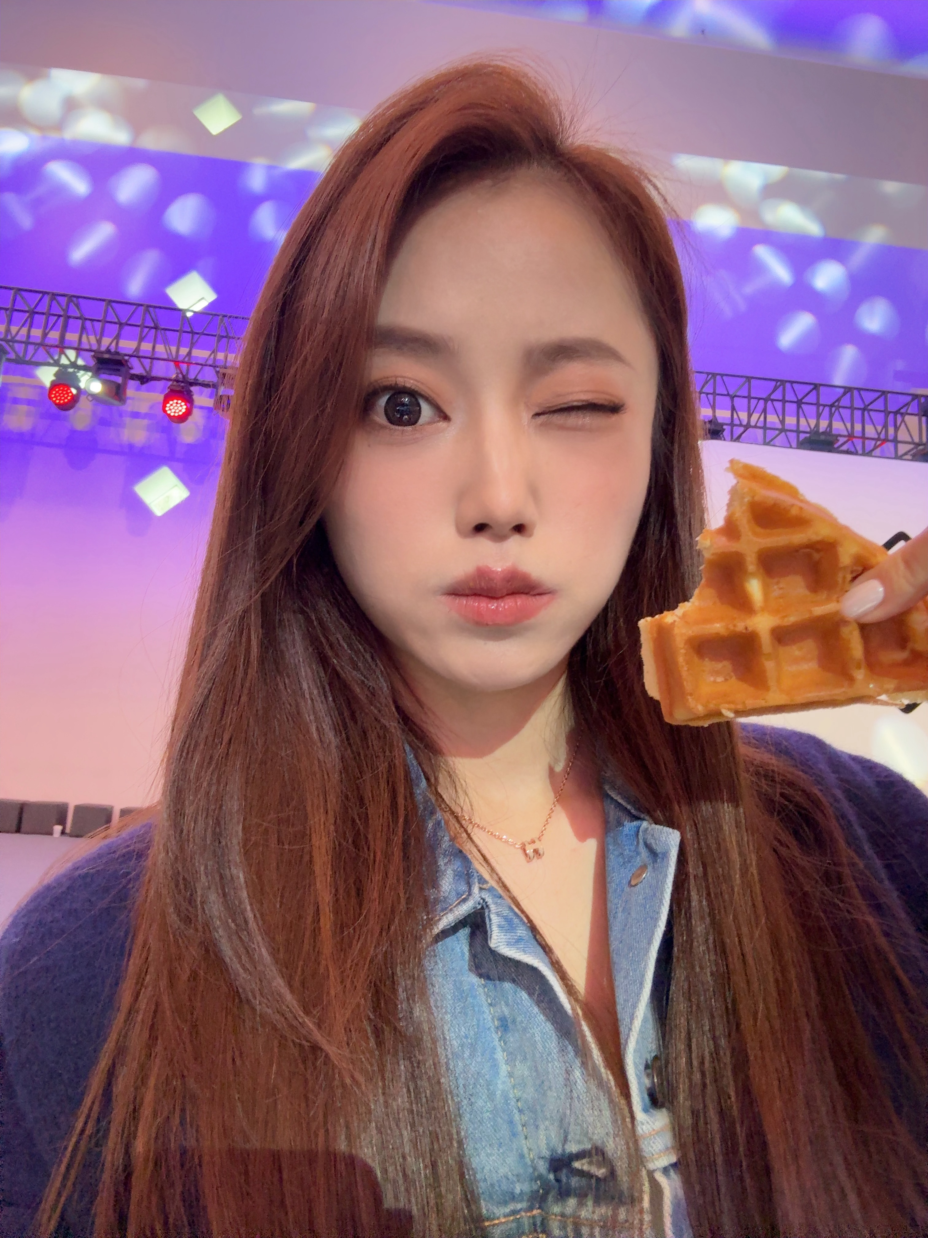 来不及吃早餐的我在会场belike