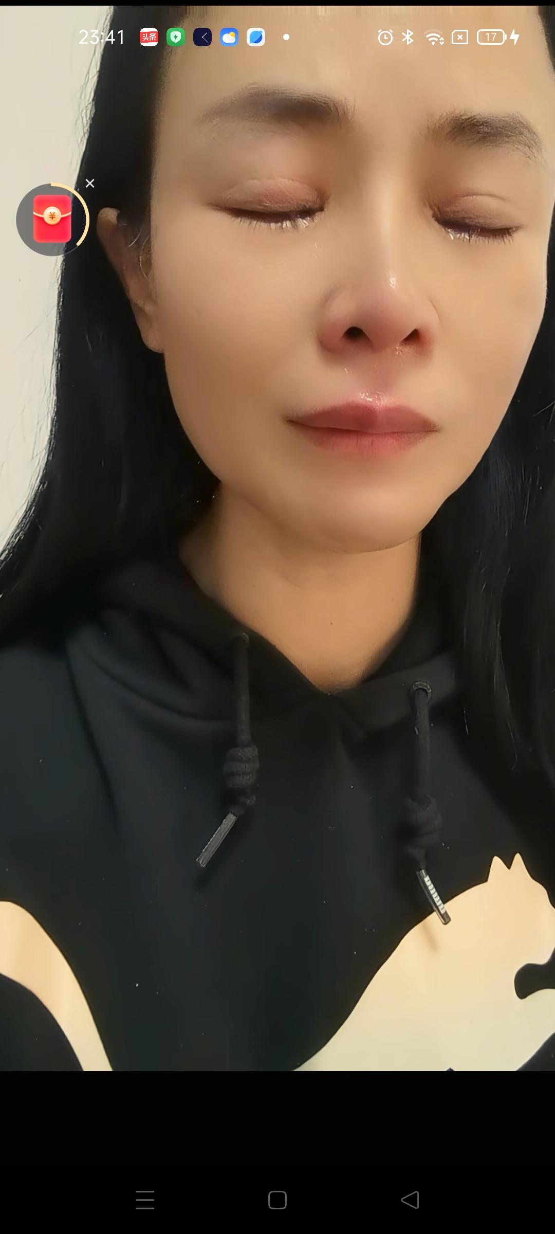 网络上各种舆论，已经严重影响到李林的情绪了，她在镜头面前哭的泪流满面，看着让人心