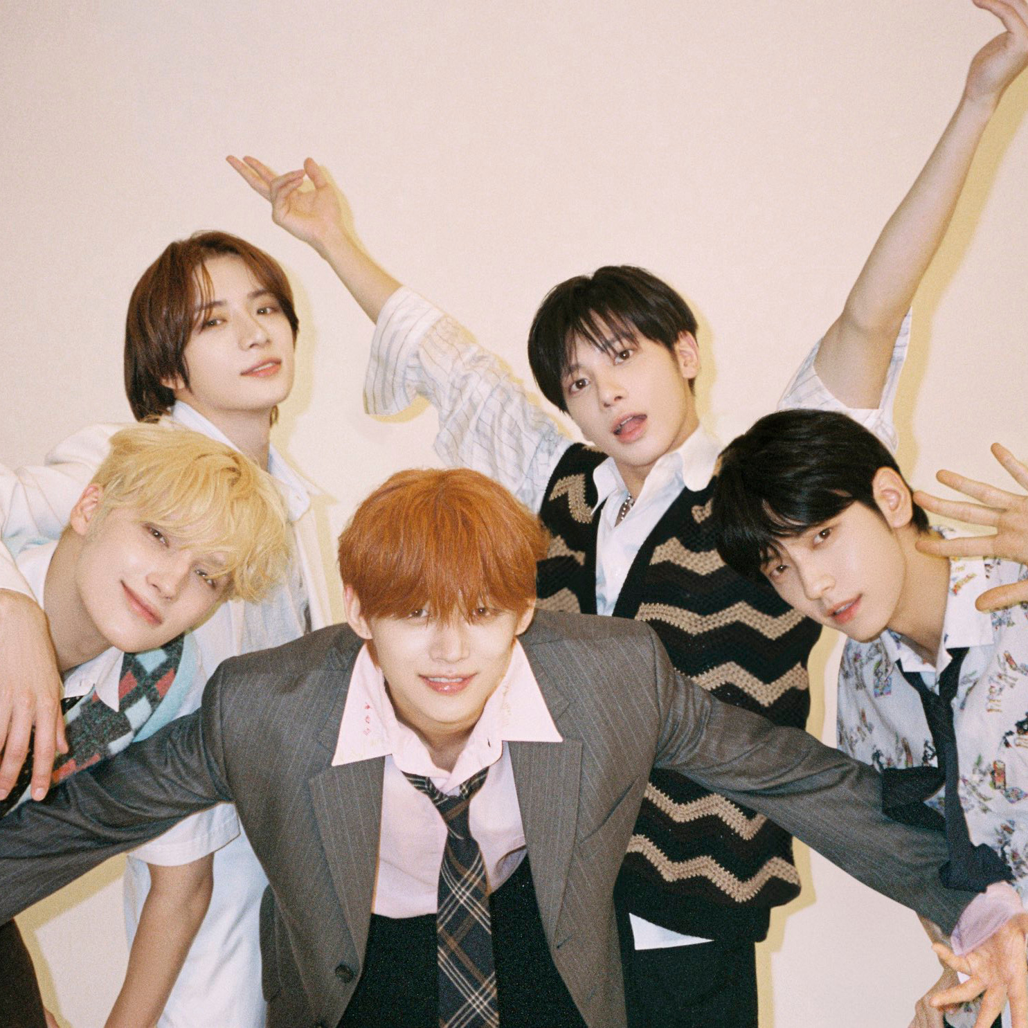 K-POP团体登顶🇺🇸美区iTunes一位1️⃣ BTS — 37首2️⃣ 