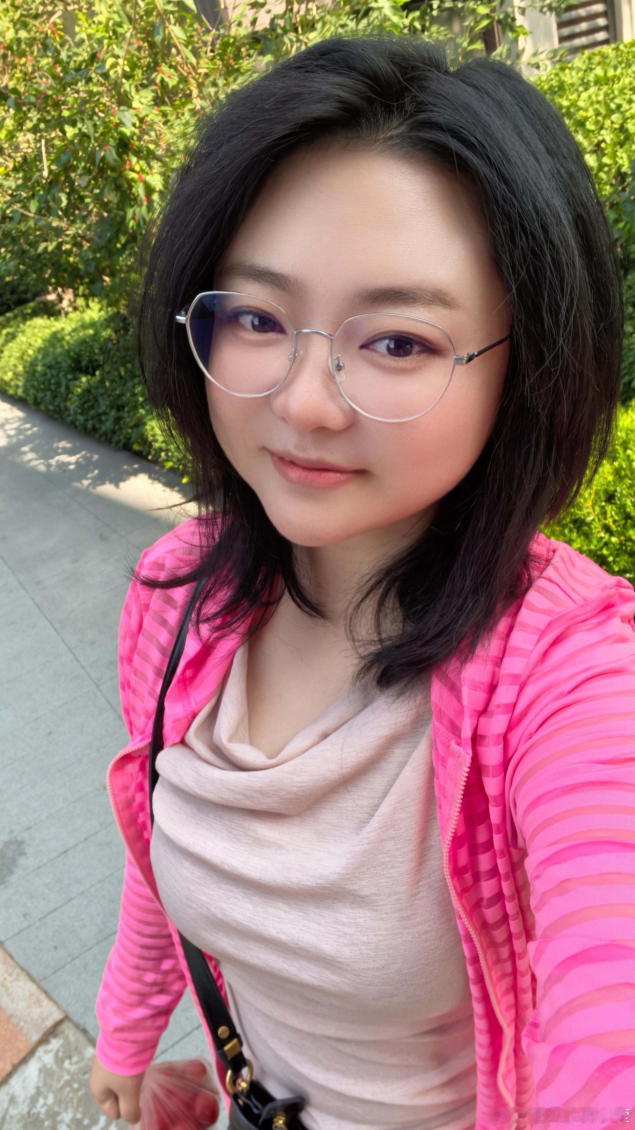 找到一件高中衣服哈哈哈哈太彪了。梦回非主流 ​​​