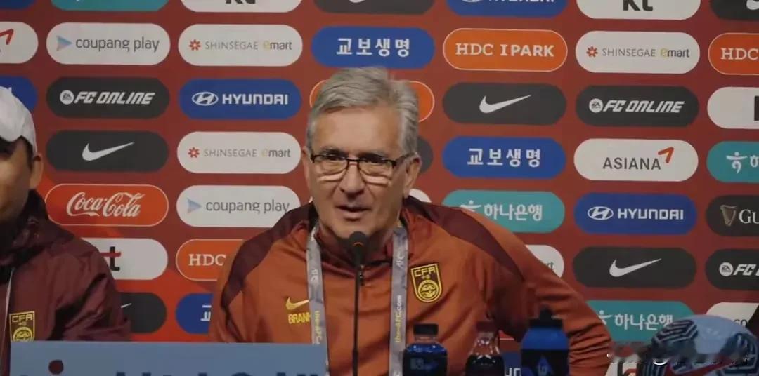 预测一下今晚国足的比赛:
1.韩国VS中国  3-0  30%概率
2.韩国VS