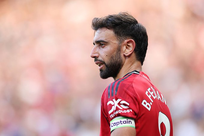 曼晚Steven Railston谈B费今夏离队的可能性曼联去年夏窗的引援表现出