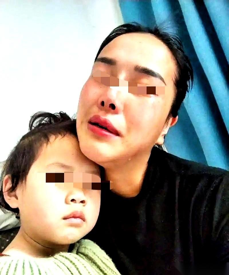 我跟我老公，俩A型血，养了九年的儿子，B型。
这事儿放谁身上，谁不疯？体检单拿回