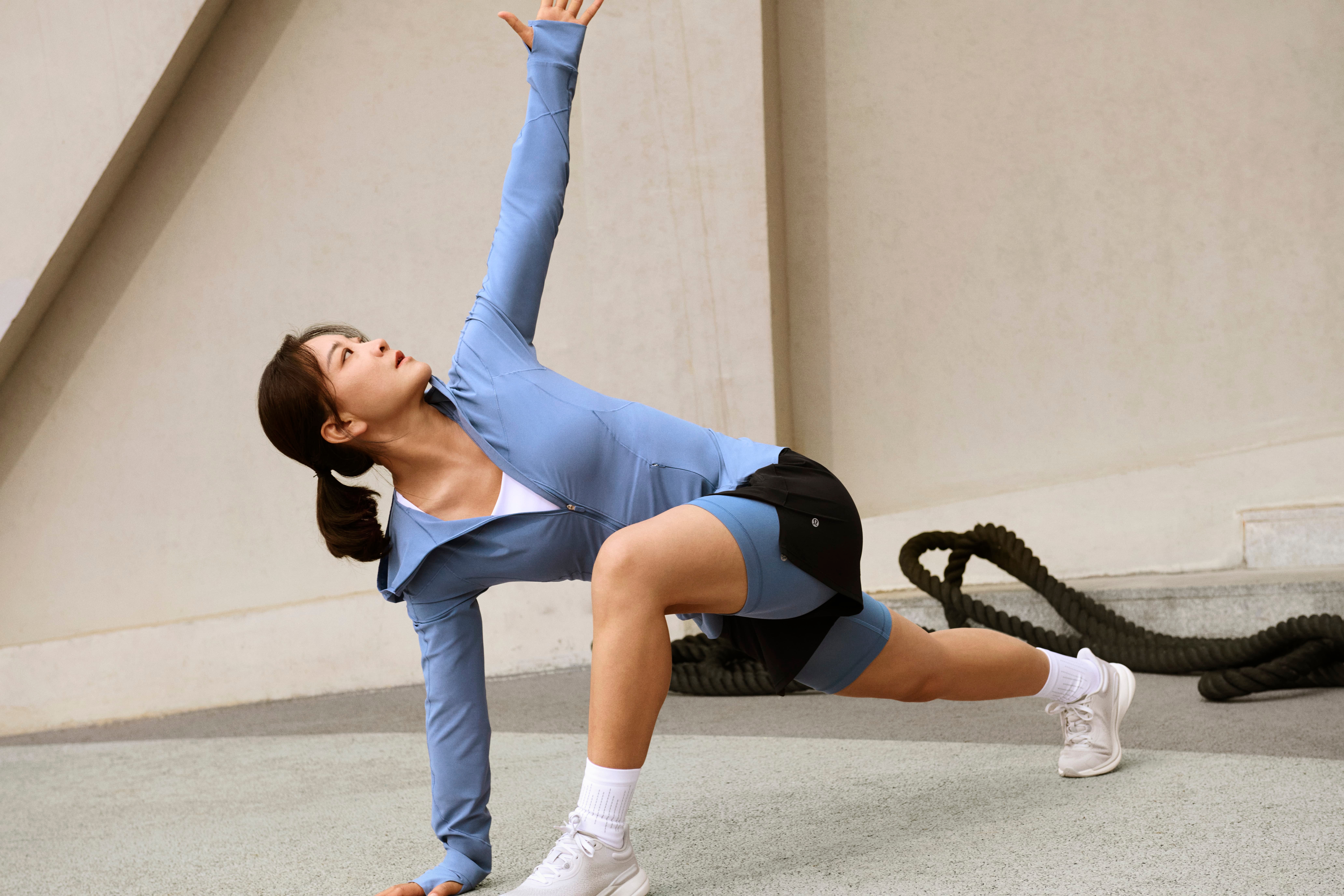 谁还不知道贾玲成为了lululemon品牌大使，看到她现在的好状态，真的有被激发