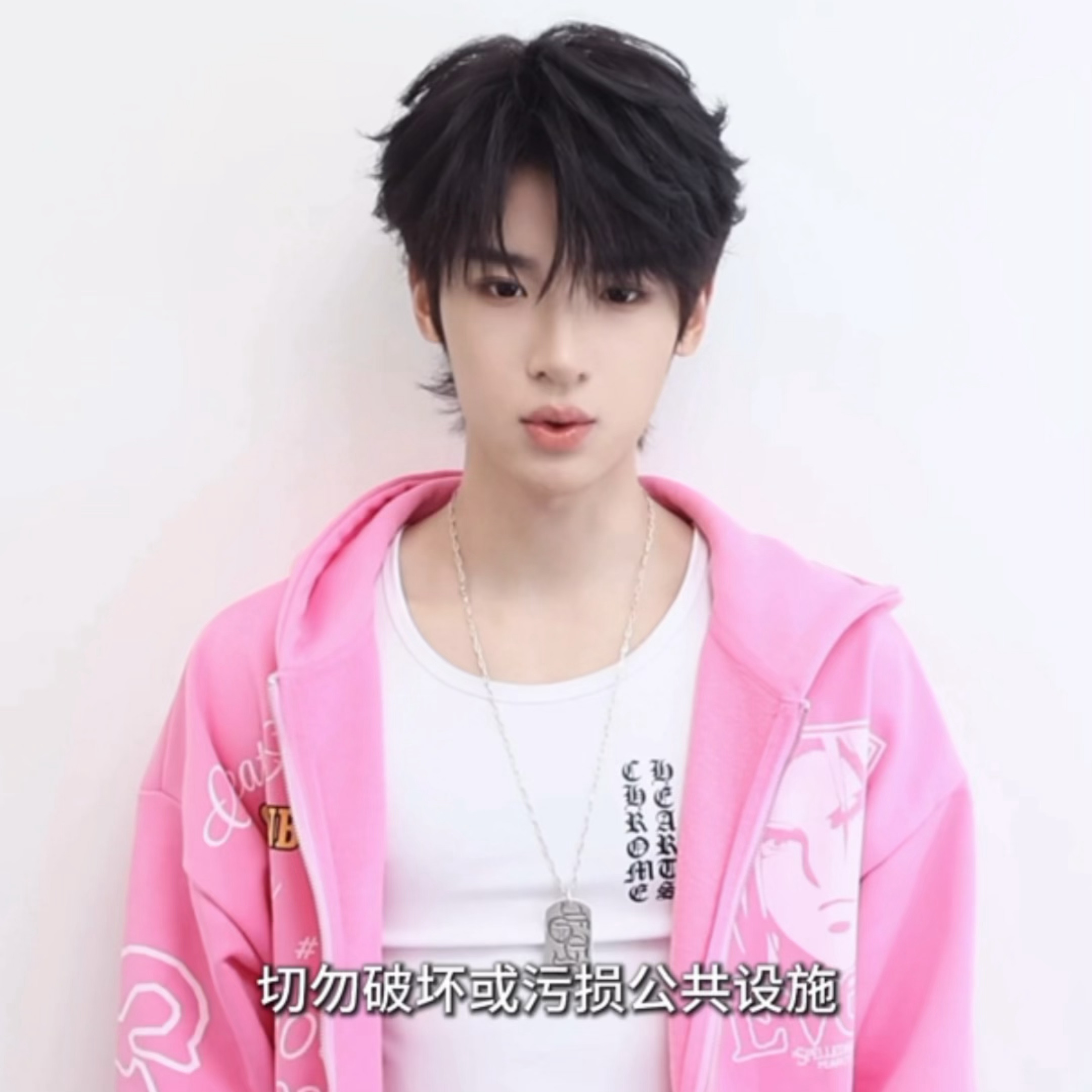 萌。突然加重“切勿”俩字好像小狗突然哼唧 叫嚣着要跳起来打人膝盖🐾 狗一直在响