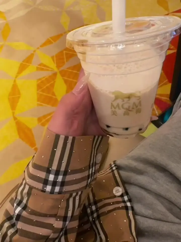 秋天的第一杯奶茶