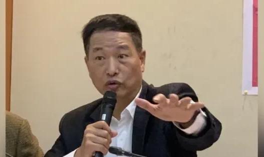 就在刚刚

5 月 25 日，台湾原空军副司令、退役中将张延廷公开炮轰赖清德，字