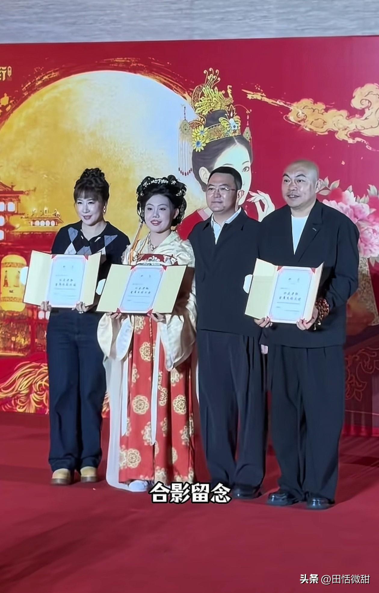 东北二人转演员程野，又有了新的名号，成为河北文旅一形象大使。

近日程野和妻子郝