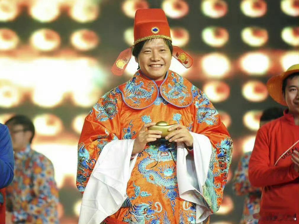 还有三十分钟就是大年初五了，我先放一个数码圈财神在这里，每年一次！恭喜发财兄弟们