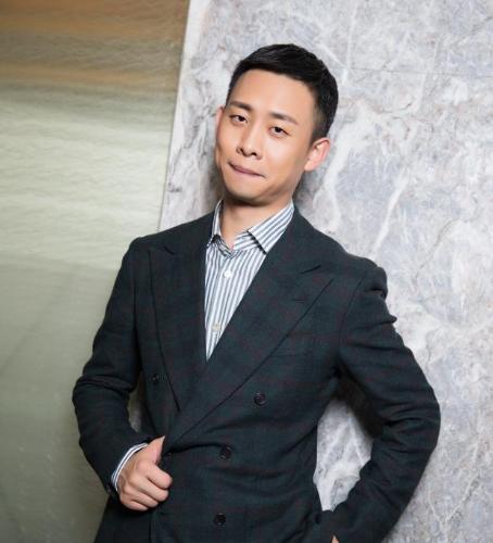 知道张译这事儿
我再也不粉他了


张译给程青松送祝福这事
真让人意想不到。
