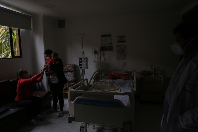 湖南湘潭46岁的王安顺，真的让人又揪心又感慨。2024年他被诊断出肝病，2025