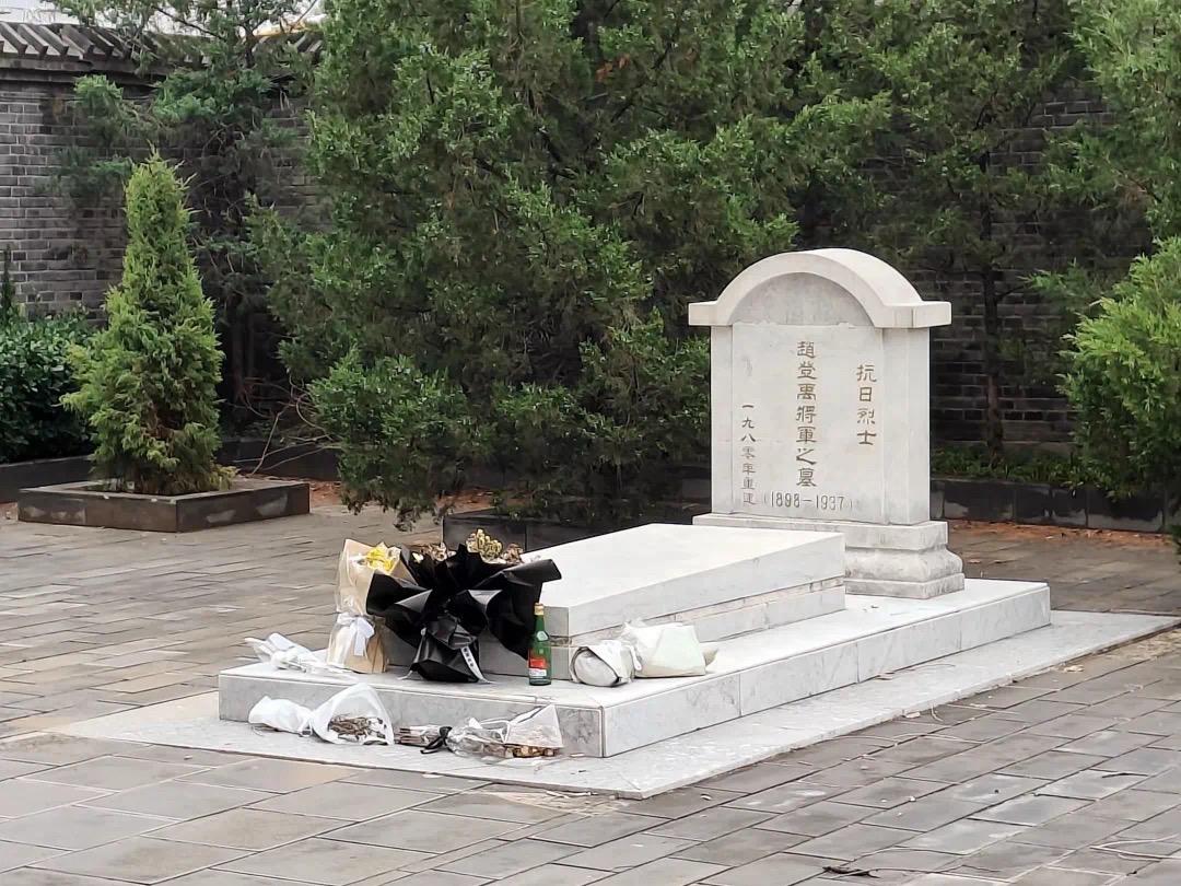 长城战歌永传—赵登禹将军墓。赵登禹将军墓位于北京市丰台区卢沟桥宛平城东...