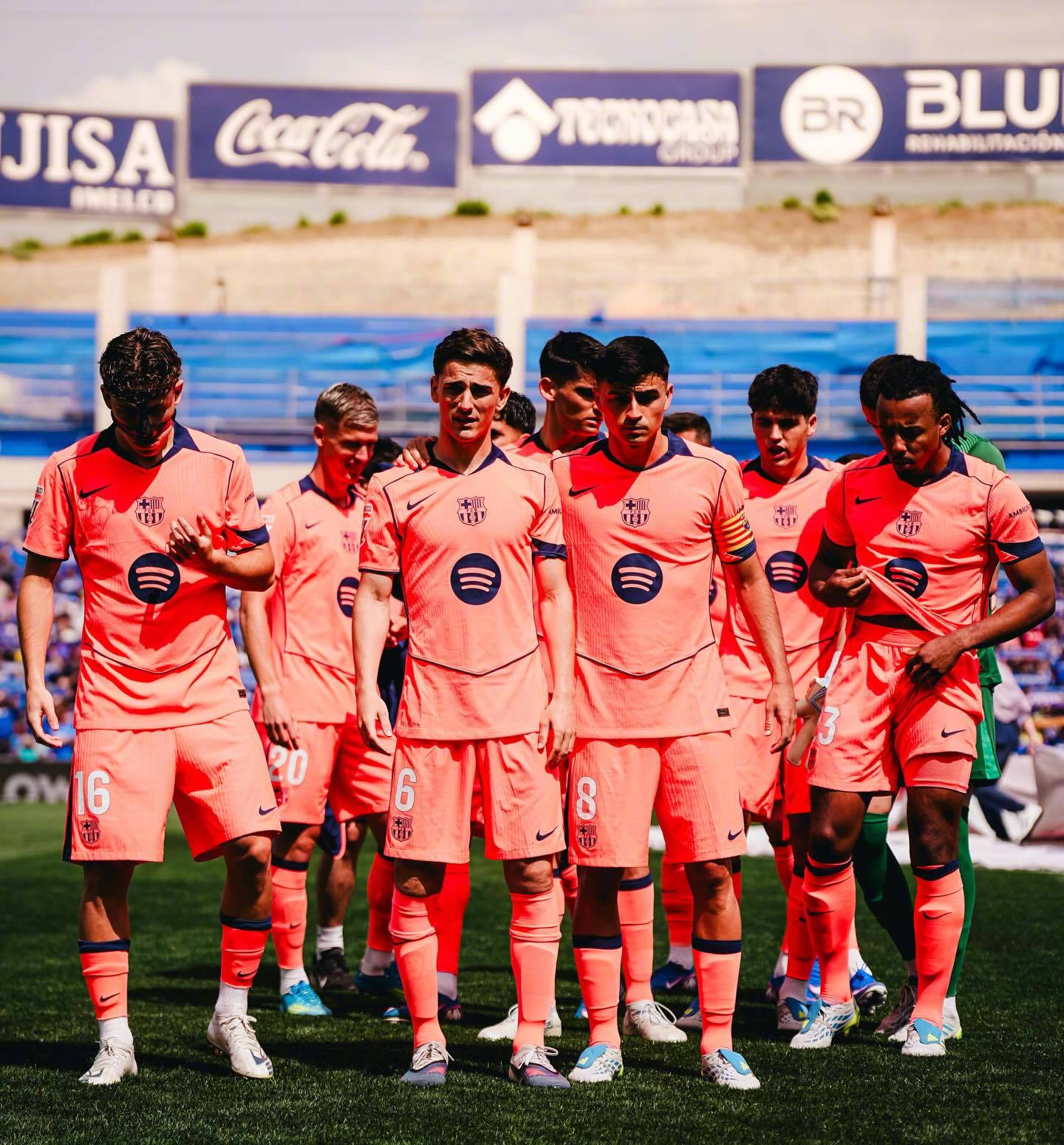 👀加维更新个人社媒，确认过文案，还是那个要陪你到死的小猪没错了！💬“这支球队