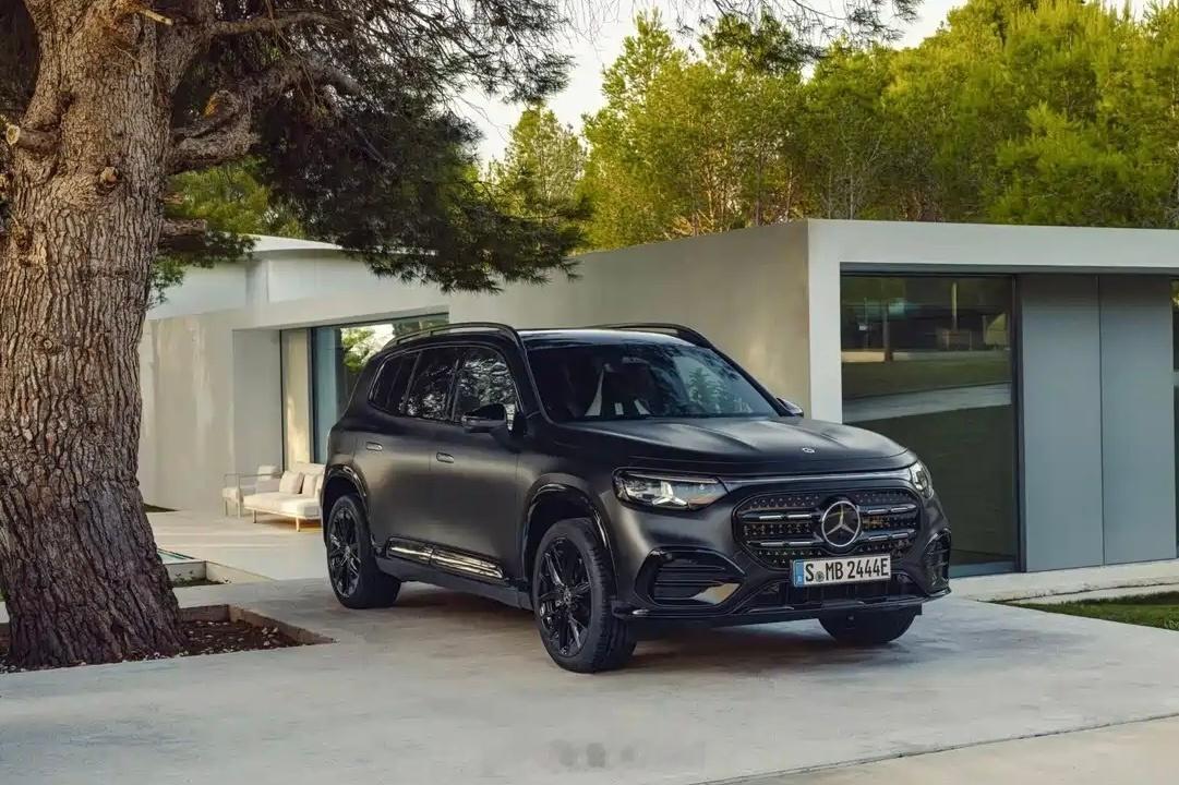 全新一代奔驰GLB来了，在德国市场全新GLB 250+起售价为59048欧元，约