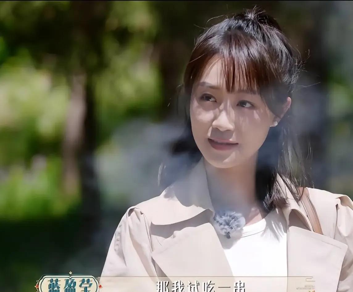 《甄嬛传》“浣碧”好美！
演完《甄嬛传》后，浣碧的饰演者蓝盈莹愈发的美丽、精致。