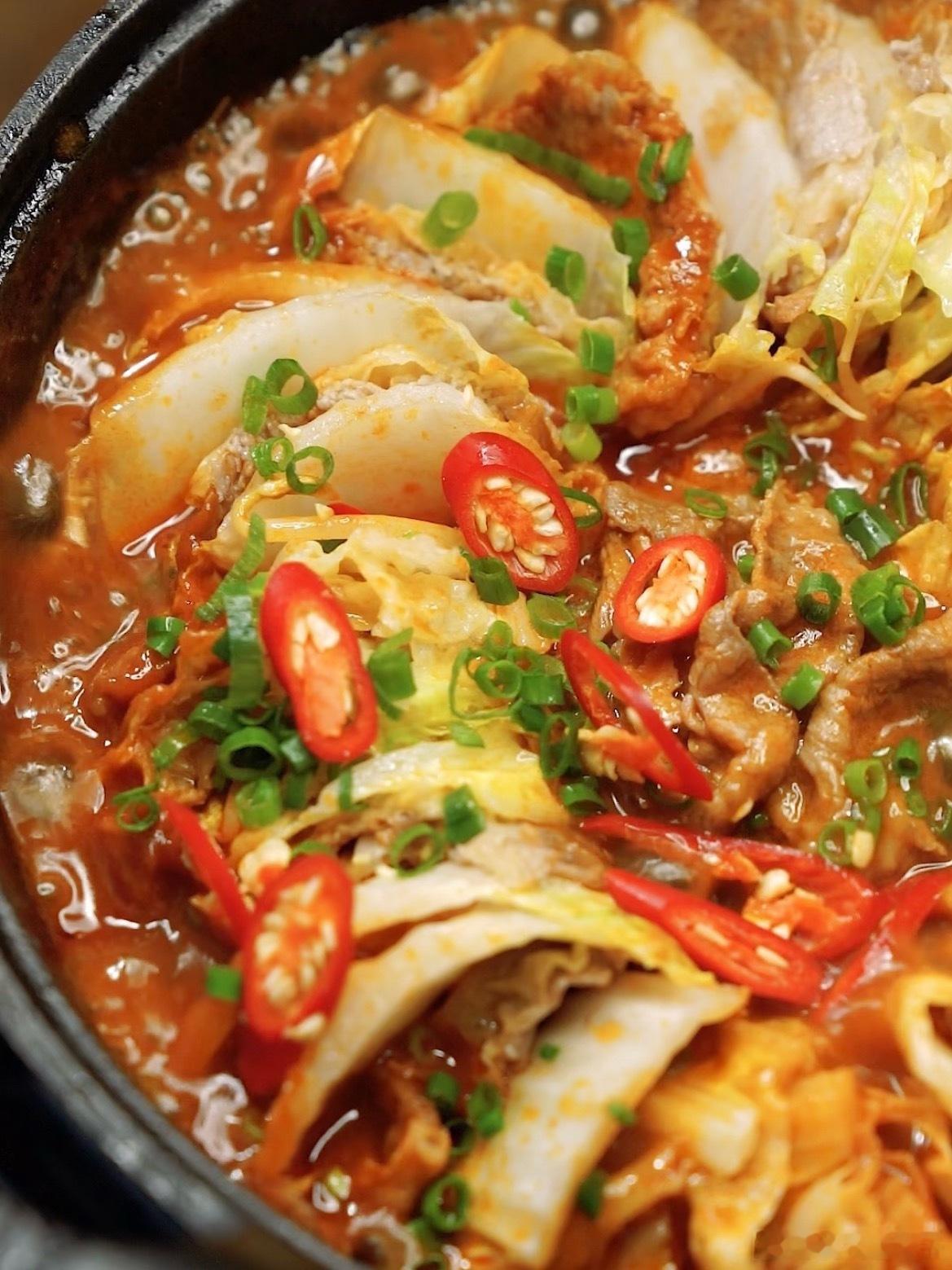 ❄️冬天就是要吃火锅啊啊啊剩下的火锅底料你别扔 一袋番茄锅底加两勺辣酱，直接复刻