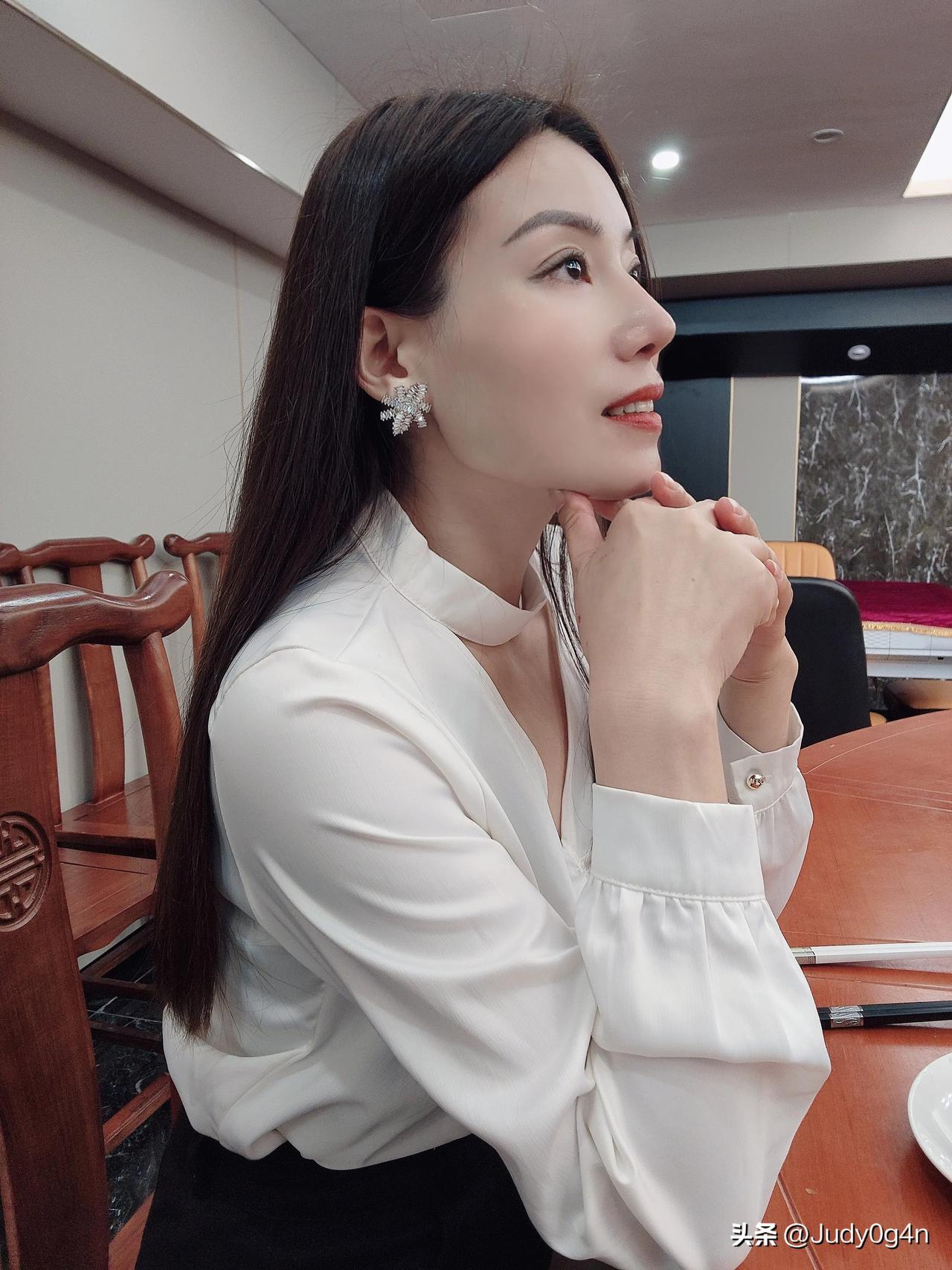 普通日子，平凡过活，却也藏着不凡的烟火气。生活本身有诗意