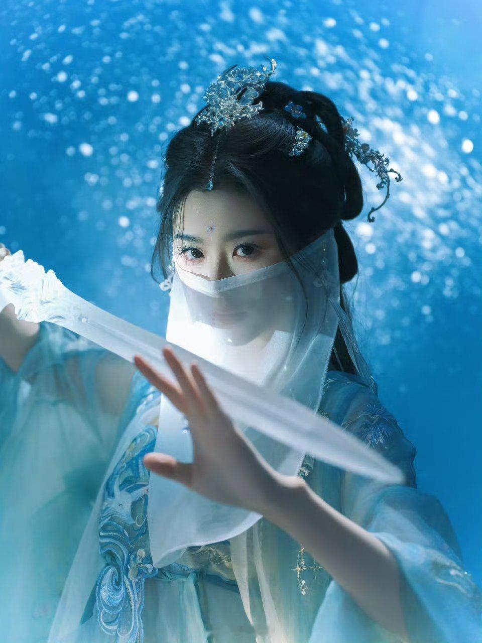 所有仙侠文都吻上孔雪儿 这才是仙侠文女主本人吧！面纱落下的瞬间美到失语，玉面观音