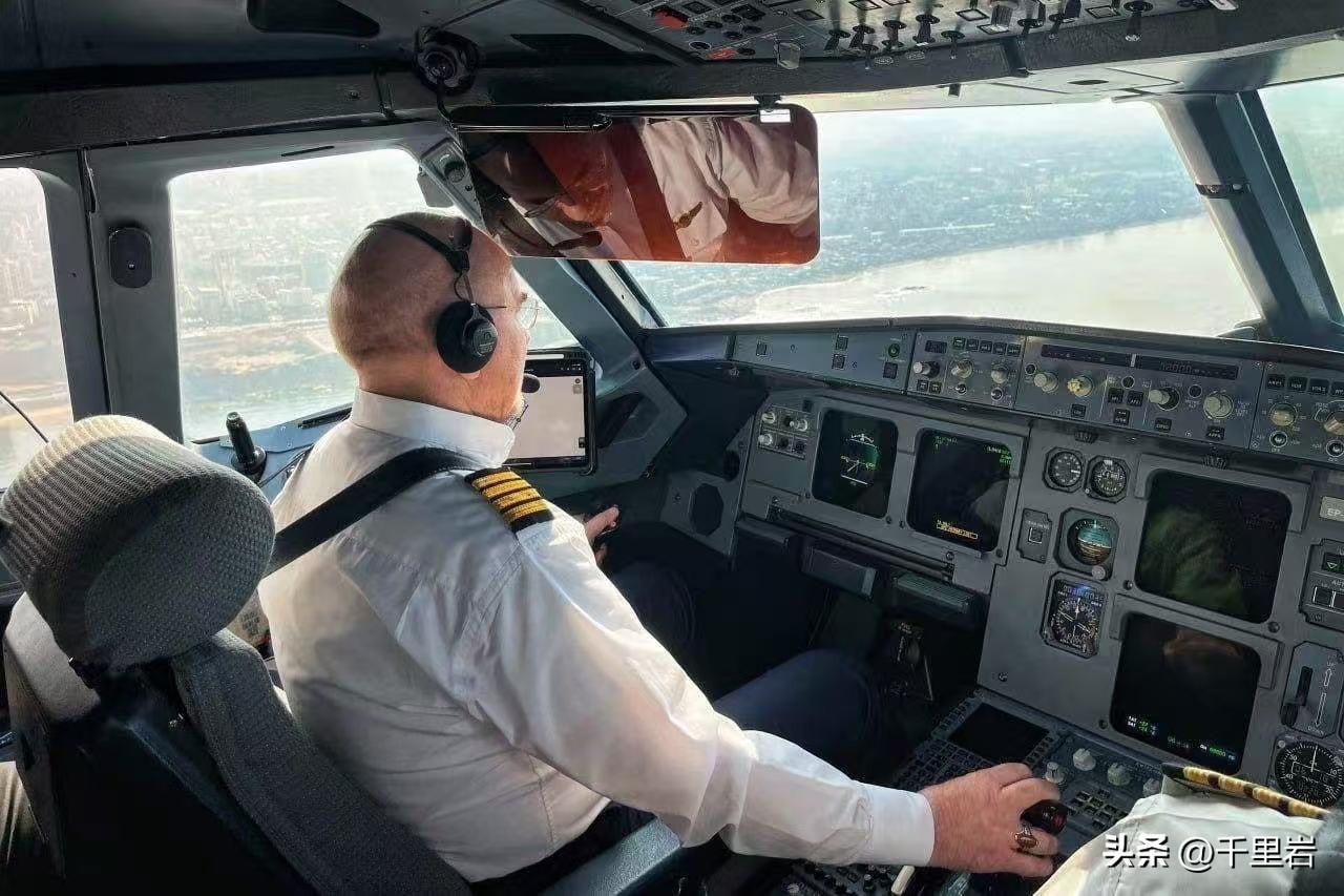 美国说他们正在跟伊朗的议会议长谈判，不管真谈假谈，这真的是摸错门了……

伊朗议